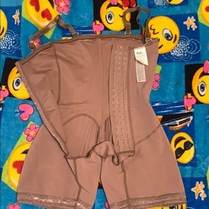 Body shaper fits xtra small or smaller